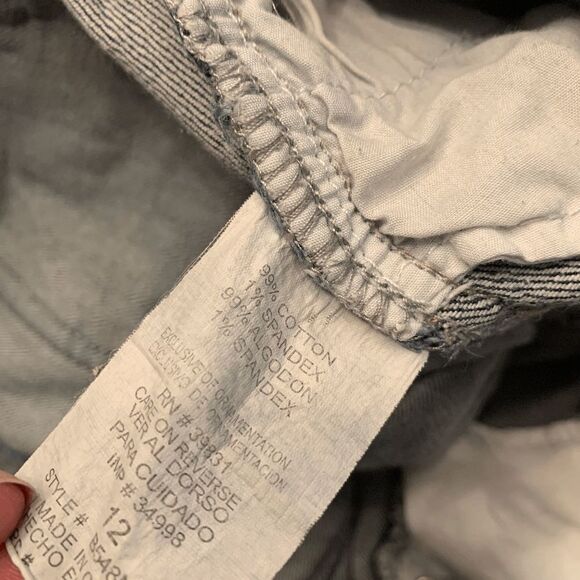 Democracy Women's Mid Rise Flap Pockets Bermuda Denim Shorts Dark Wash Size 12 - Picture 2 of 10